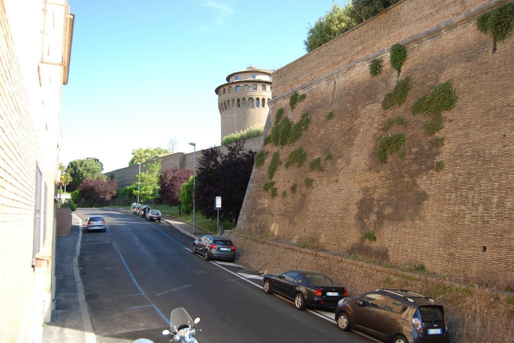 Vatican 3*