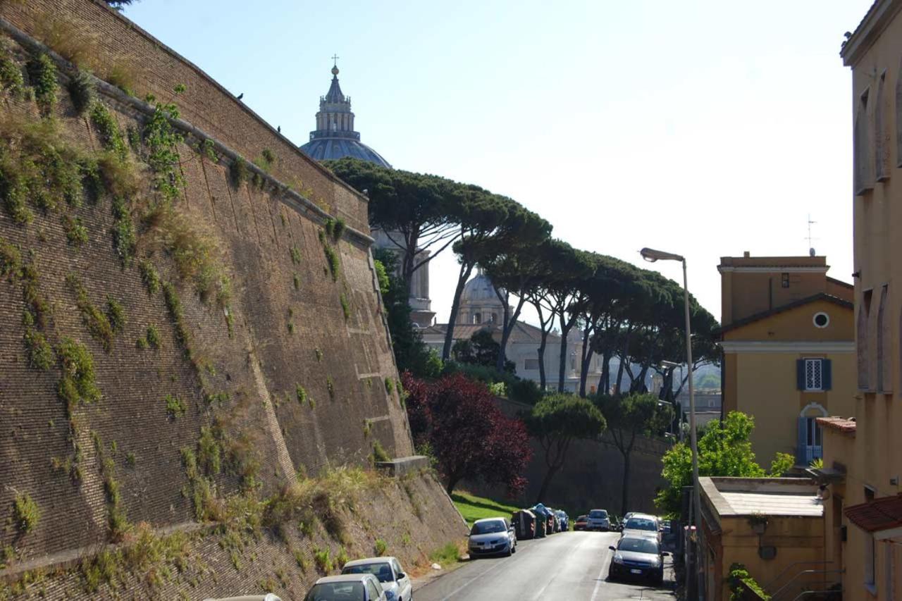 Vatican Aparthotel 3*